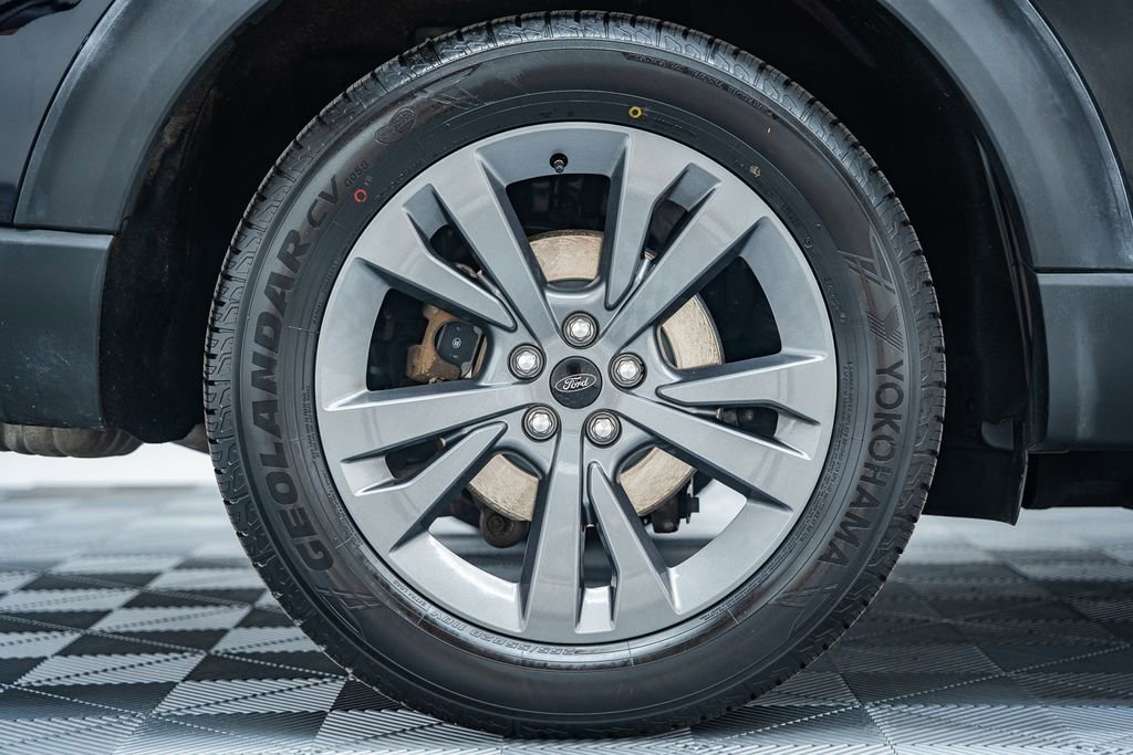 Certified 2021 Ford Explorer XLT w/ Equipment Group 202A image 19