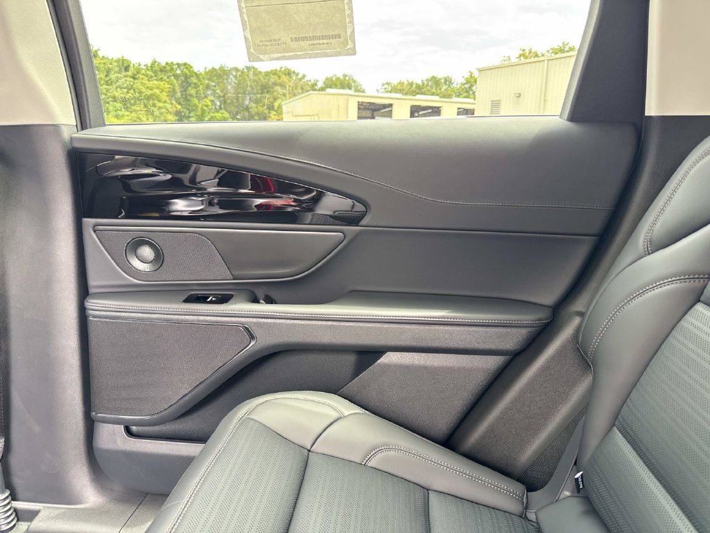 New 2026 Lincoln Nautilus Reserve w/ Jet Appearance Package AWD/4WD image 15