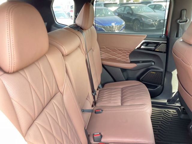 Used 2025 Mitsubishi Outlander SEL image 16