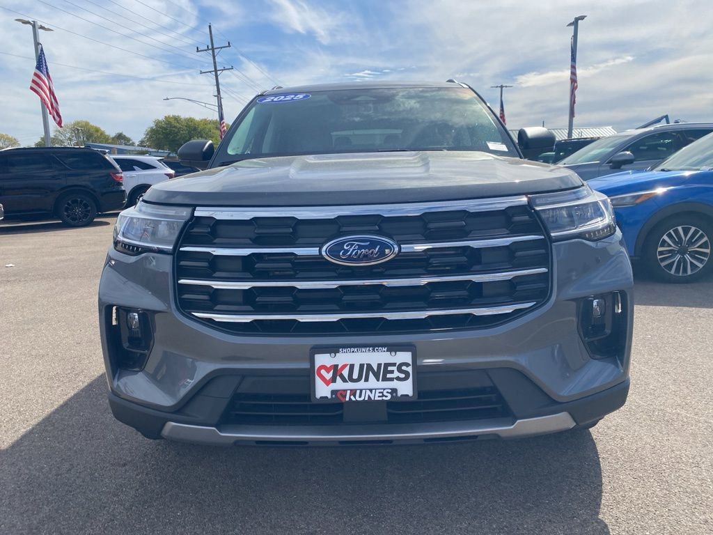 New 2025 Ford Explorer Active image 16