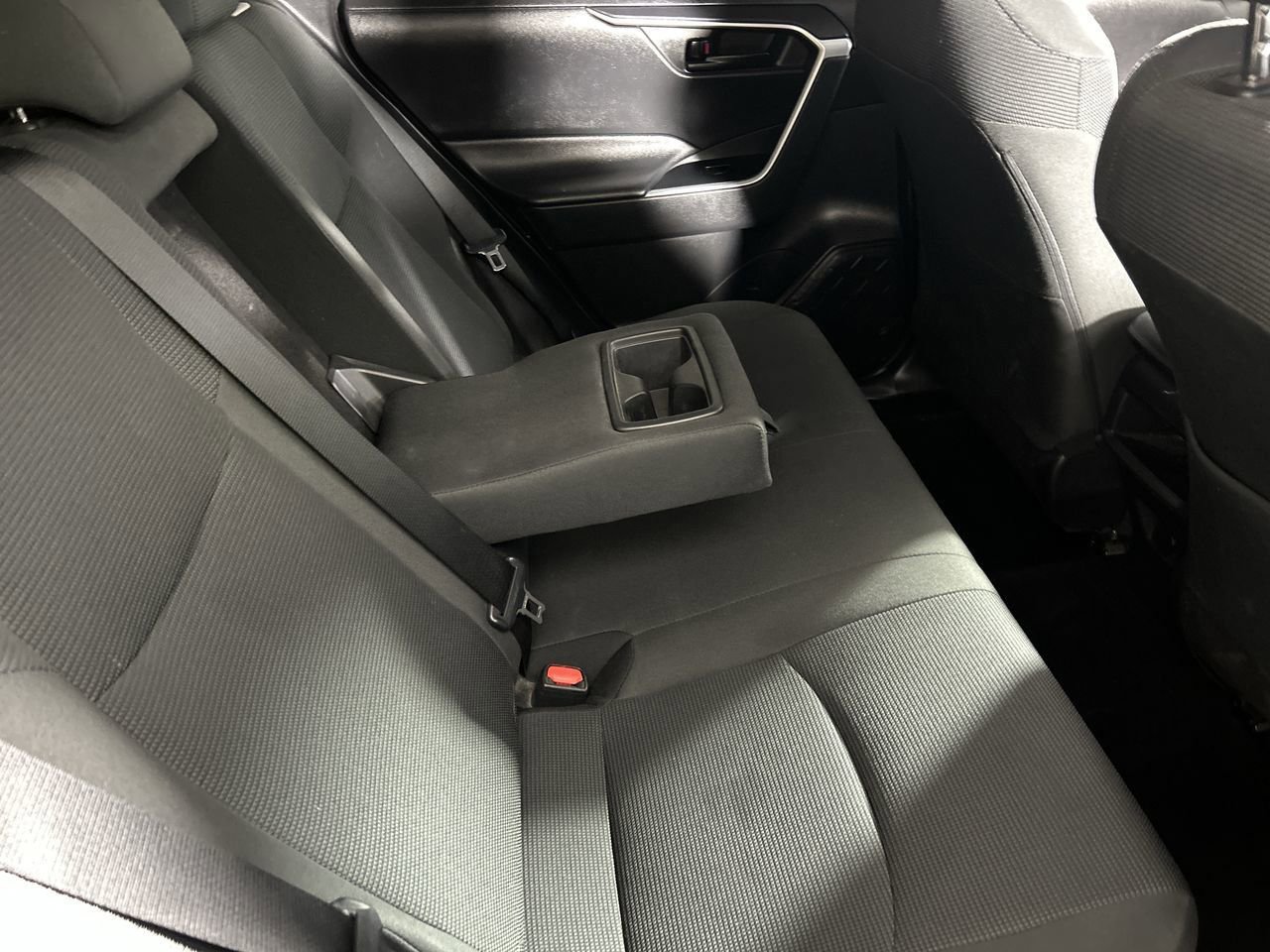 Used 2021 Toyota RAV4 LE image 25