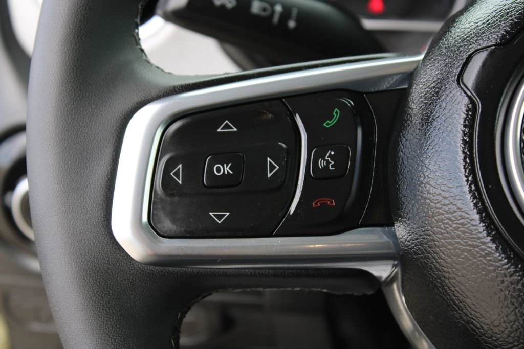 Used 2026 Jeep Wrangler Sahara AWD/4WD image 24