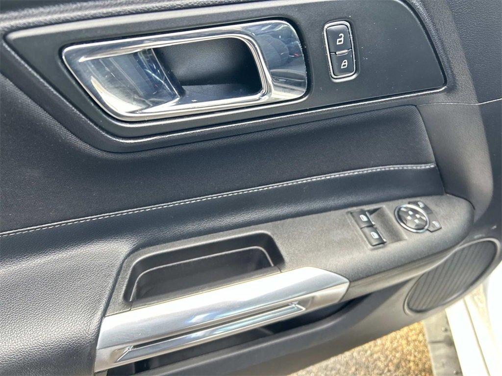 Used 2017 Ford Mustang Coupe image 15