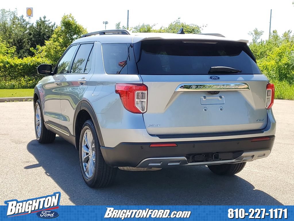 Used 2023 Ford Explorer XLT w/ Equipment Group 202A AWD/4WD image 3