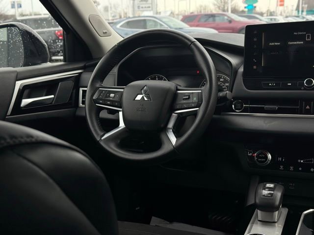 Used 2025 Mitsubishi Outlander Trail Edition image 24