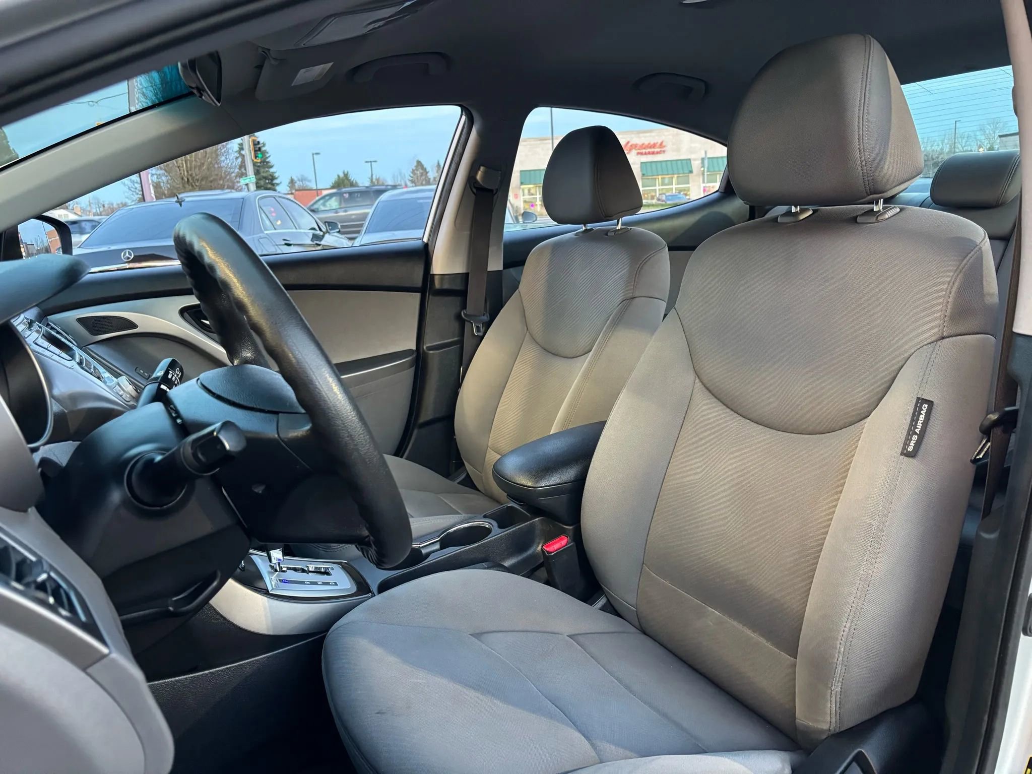 Used 2012 Hyundai Elantra GLS image 16