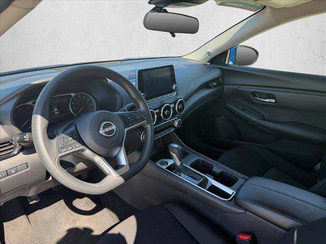 Used 2025 Nissan Sentra SV FWD image 10