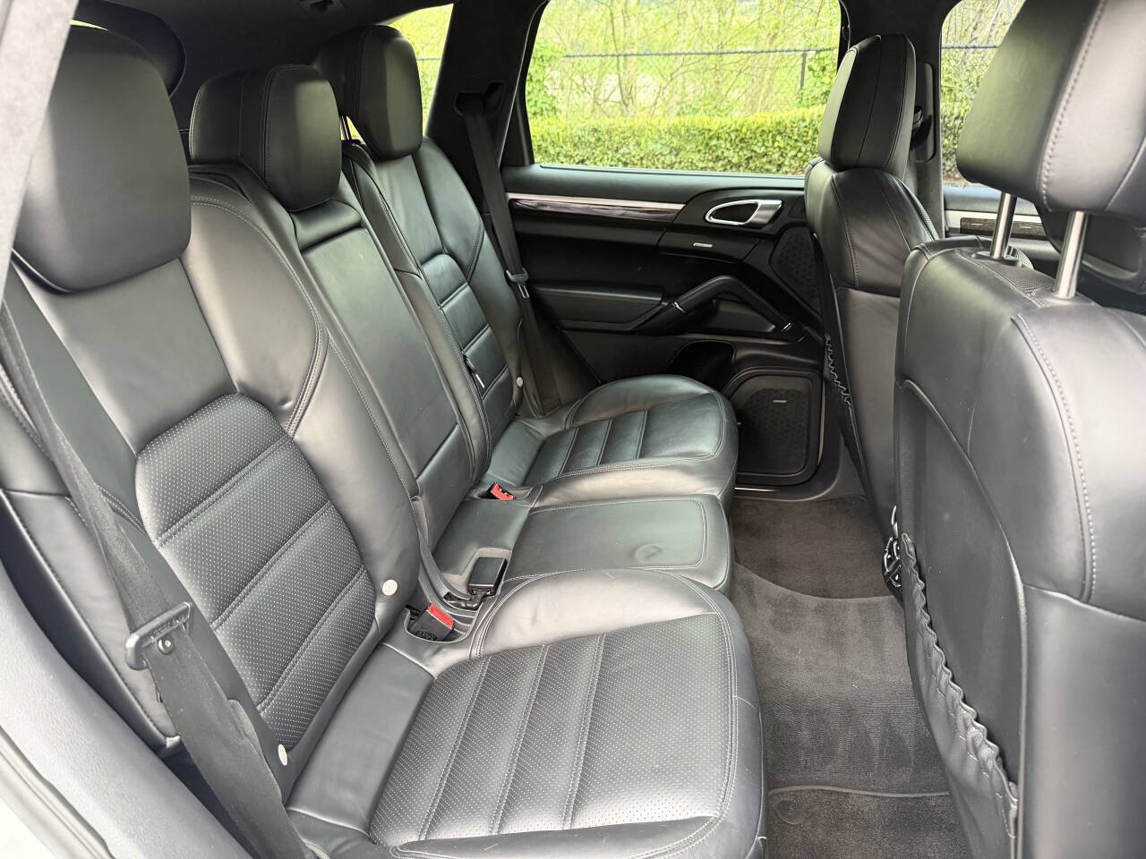 Used 2013 Porsche Cayenne Turbo AWD/4WD image 31