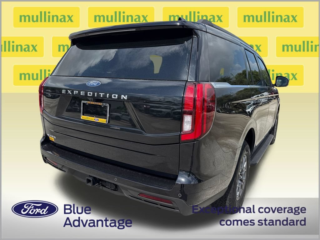 Used 2025 Ford Expedition Active RWD image 4