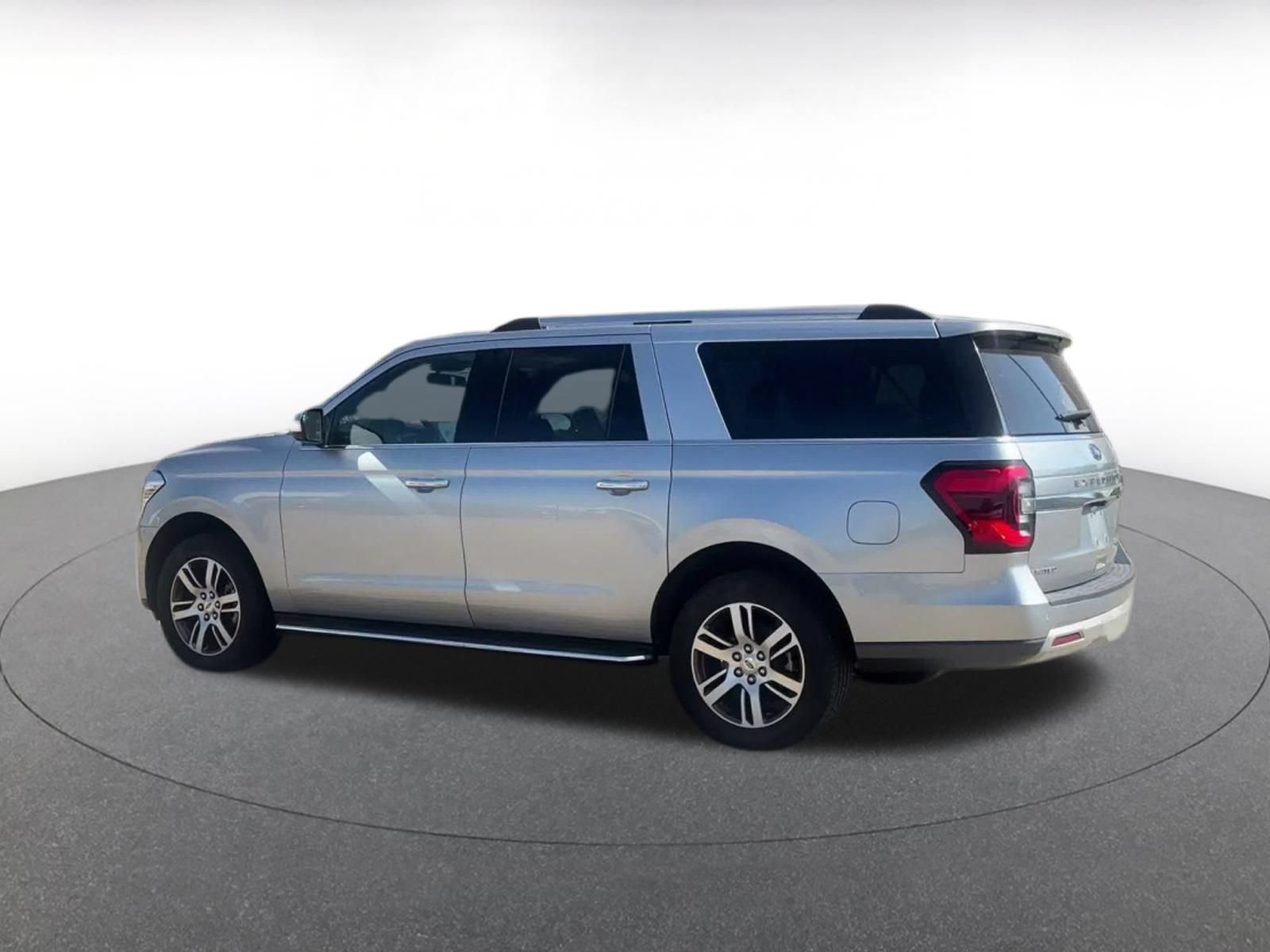 Used 2023 Ford Expedition Max Limited AWD/4WD image 9