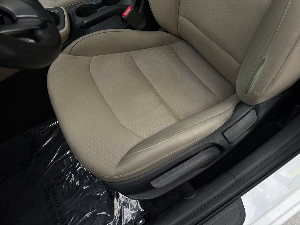 Used 2019 Hyundai Elantra SE FWD image 16