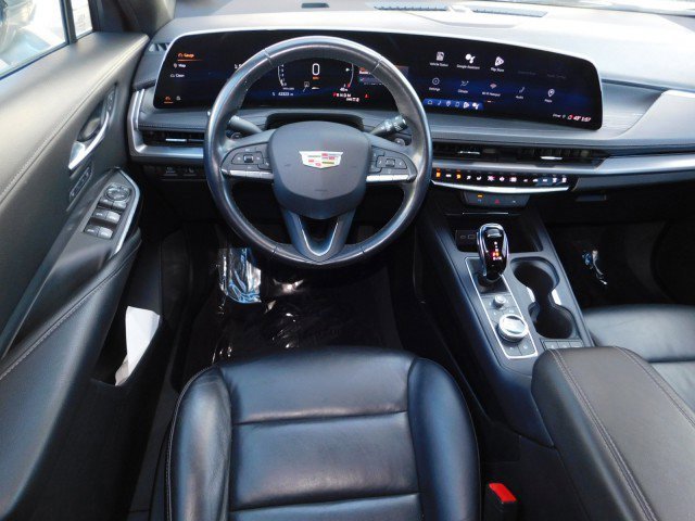 Used 2024 Cadillac XT4 Premium Luxury image 13
