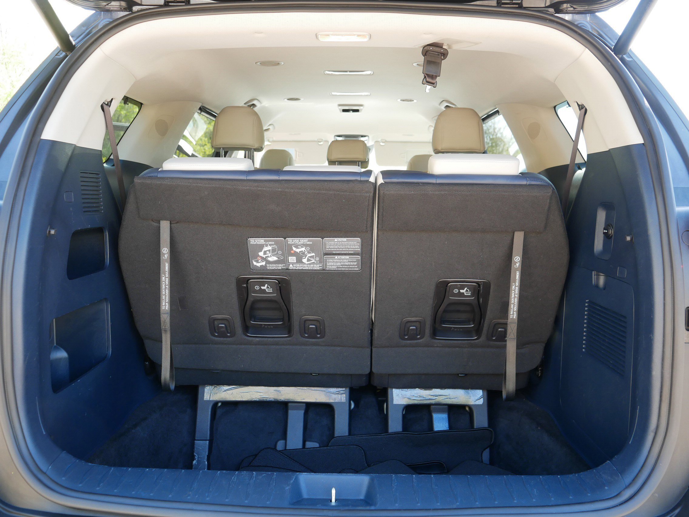 Certified 2025 Kia Carnival EX FWD image 18