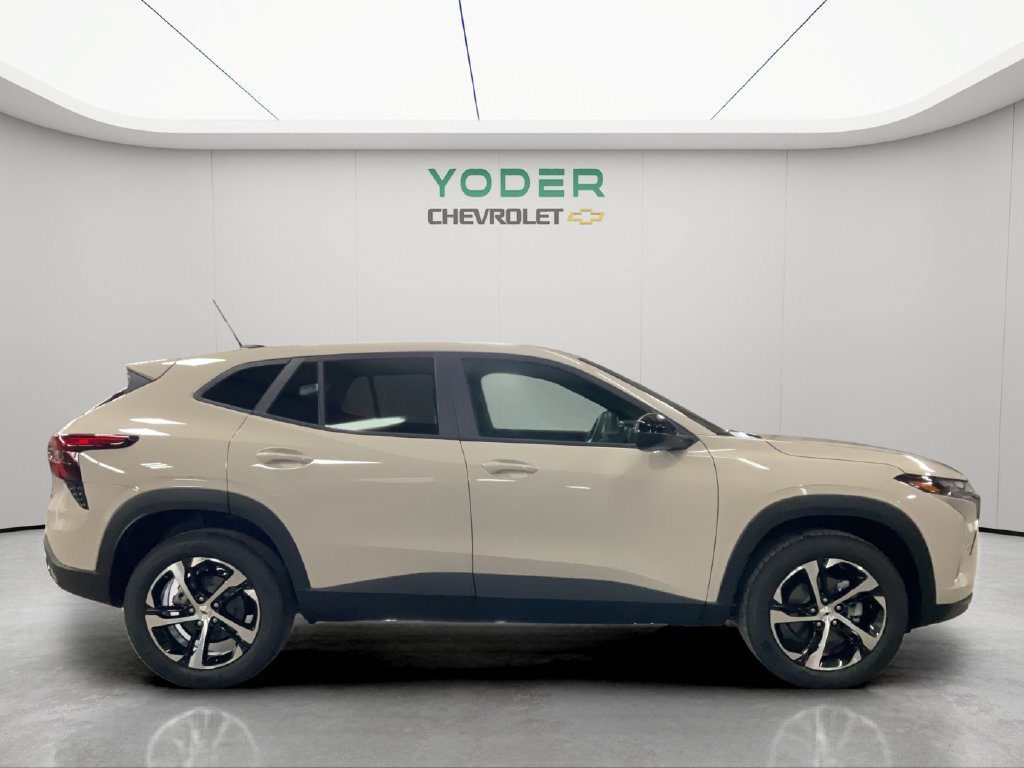 New 2026 Chevrolet Trax RS w/ Driver Confidence Package FWD image 3