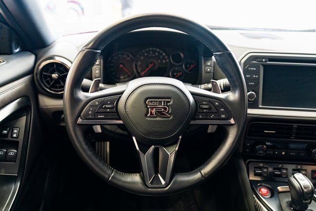 Used 2020 Nissan GT-R Premium w/ Premium Interior Package image 10