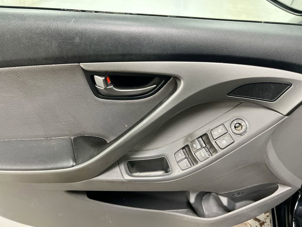 Used 2013 Hyundai Elantra Limited FWD image 20