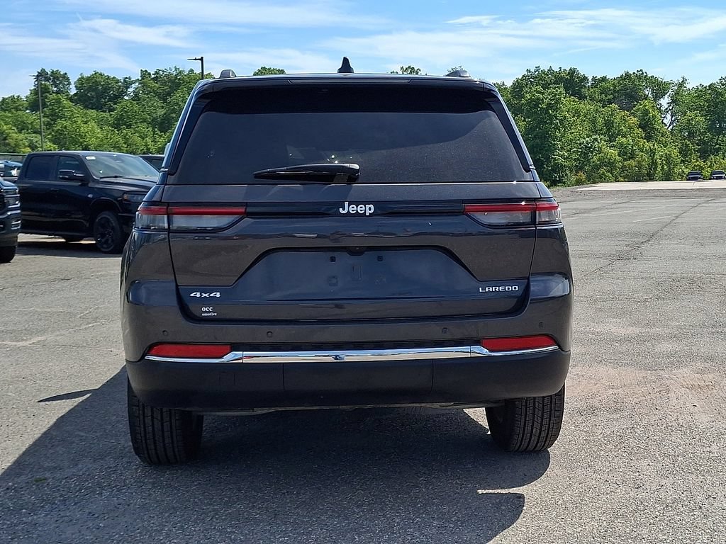 Used 2025 Jeep Grand Cherokee Laredo X AWD/4WD image 8