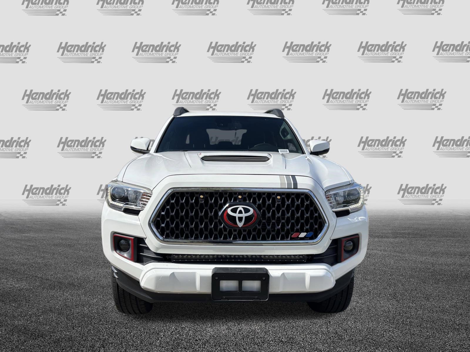 Used 2019 Toyota Tacoma TRD Sport image 3