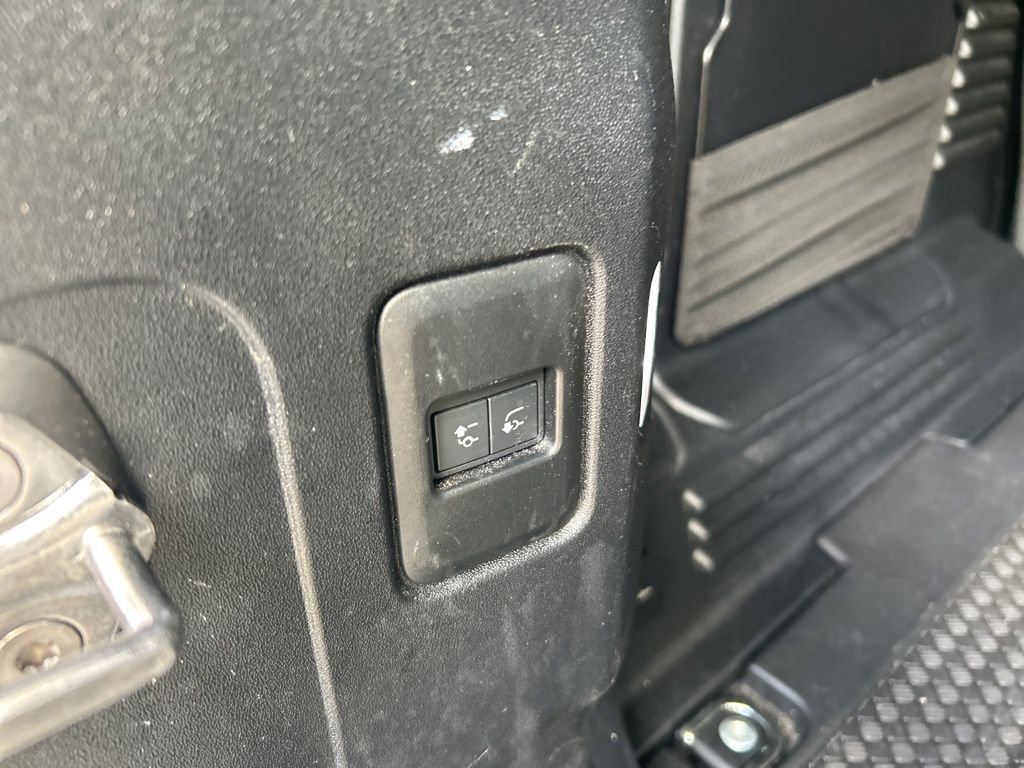 Used 2024 Land Rover Defender 110 S image 38