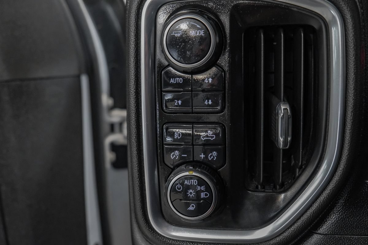 Used 2022 Chevrolet Silverado 2500 LTZ w/ LTZ Convenience Package AWD/4WD image 28