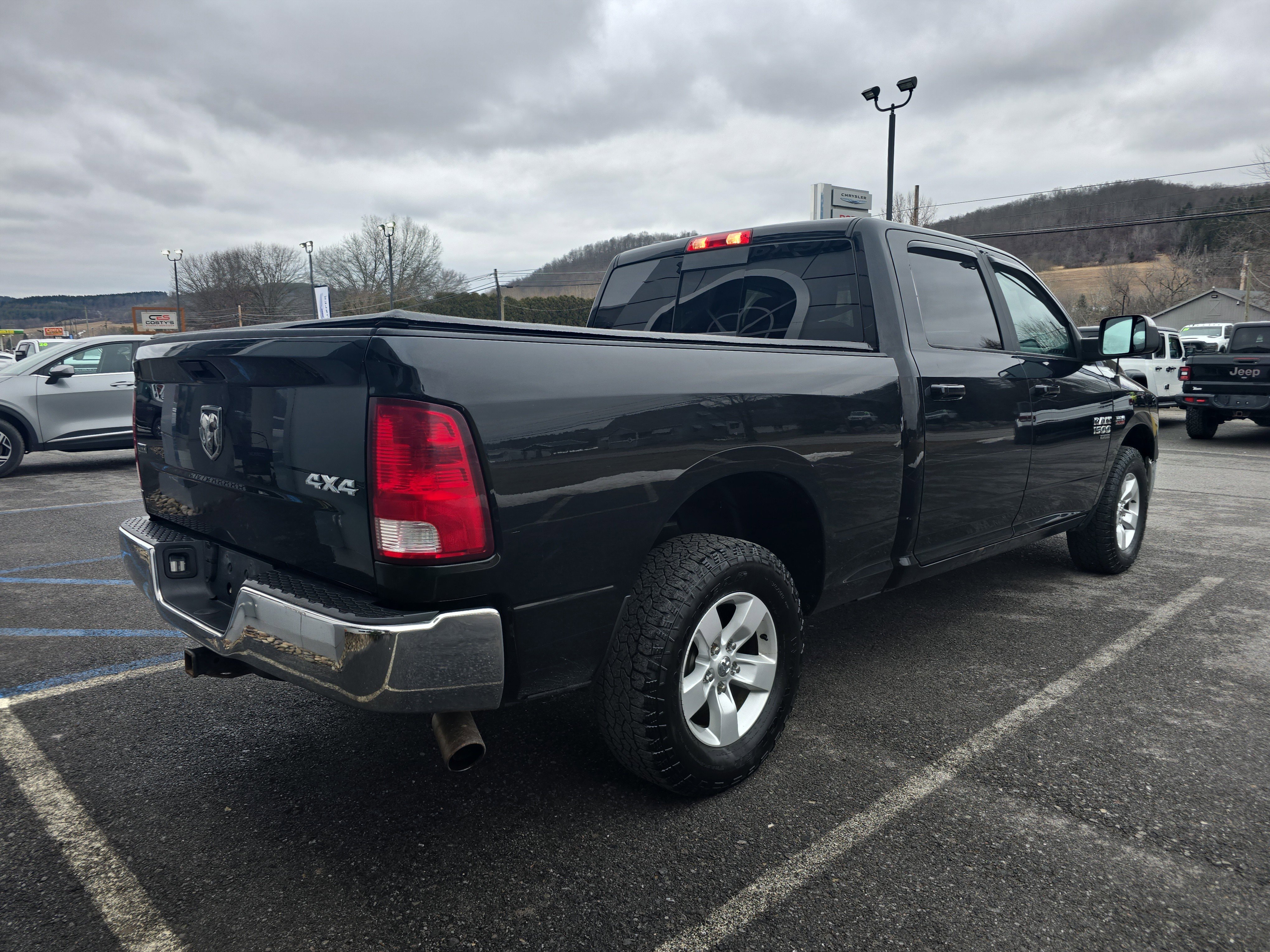 Used 2019 RAM 1500 Classic SLT image 3