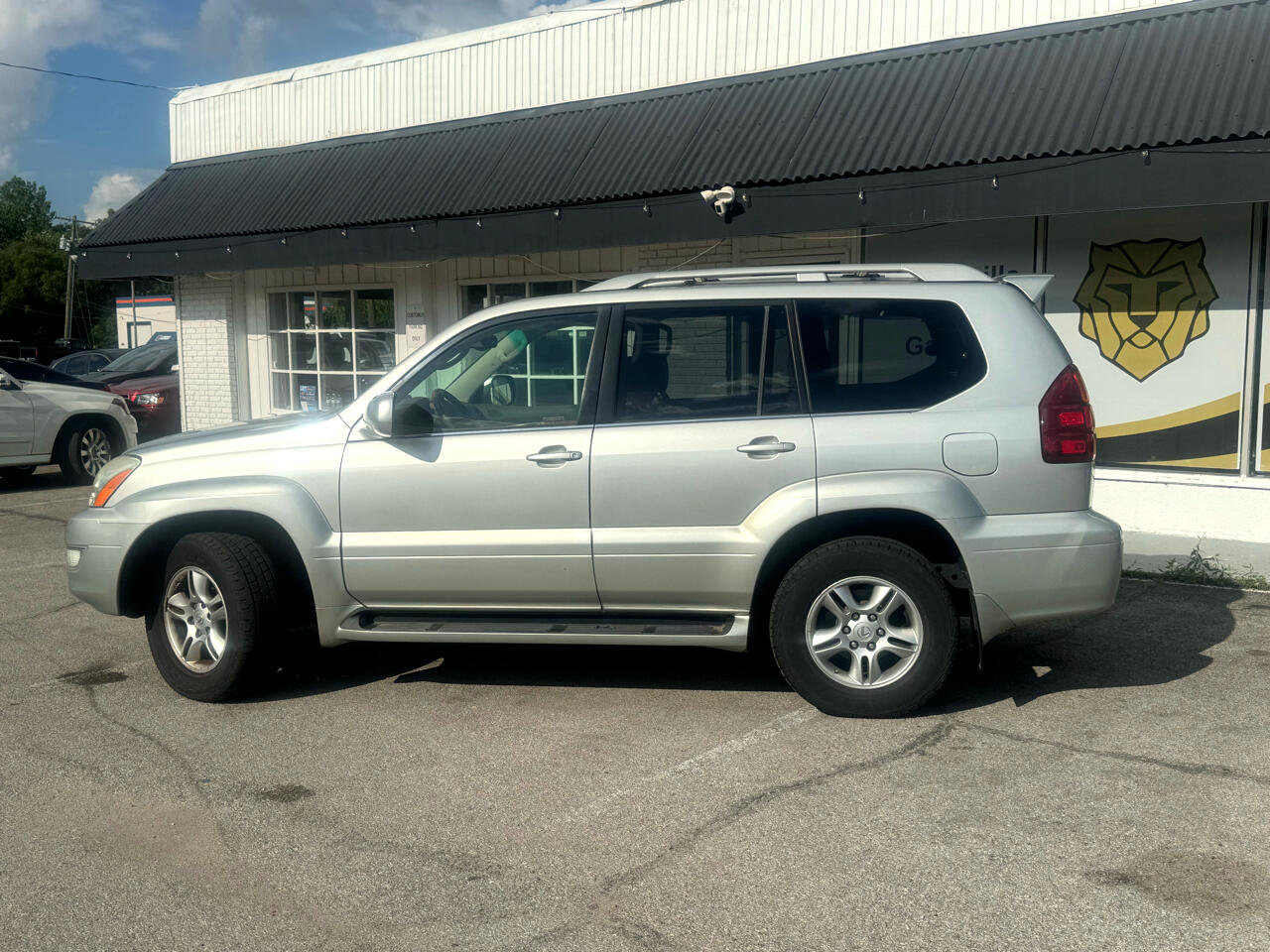 Used 2005 Lexus GX 470 image 2