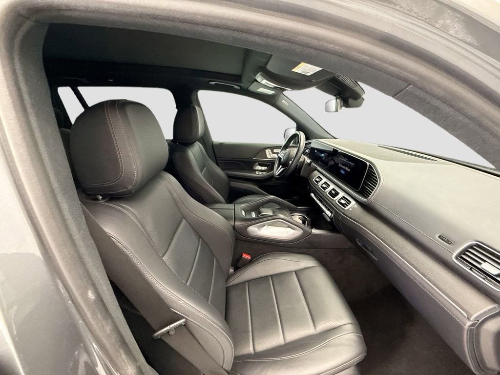 Used 2022 Mercedes-Benz GLS 450 4MATIC image 19