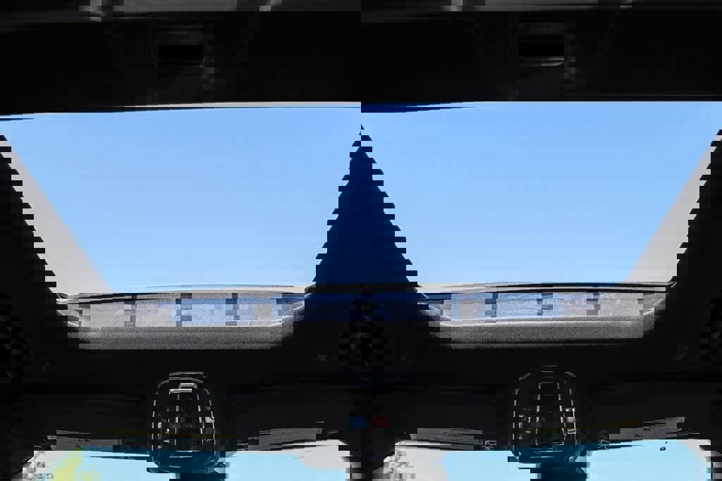 New 2024 Jeep Grand Cherokee Laredo X w/ Luxury Tech Group I image 16