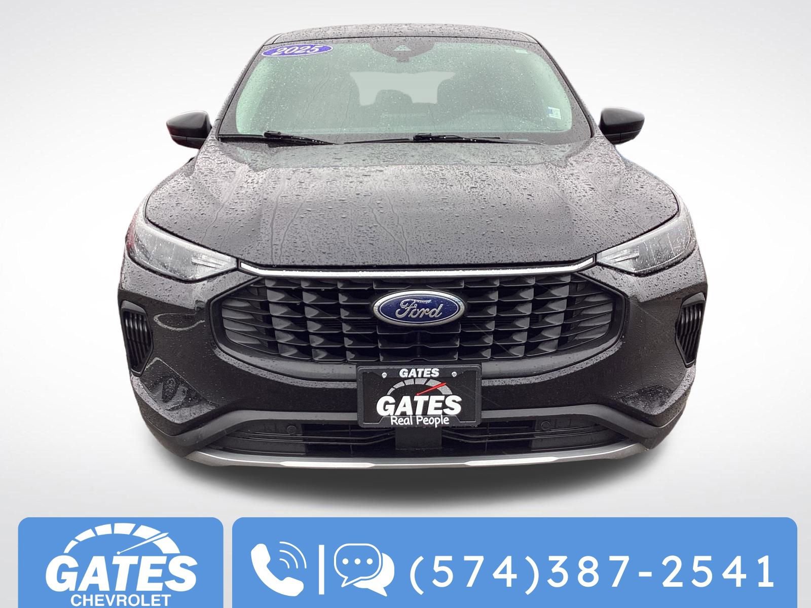 Used 2025 Ford Escape Active AWD/4WD image 2