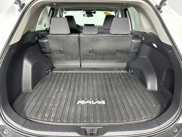 Used 2025 Toyota RAV4 XLE w/ Convenience Package image 30