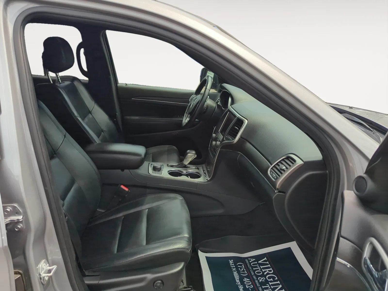Used 2018 Jeep Grand Cherokee Limited AWD/4WD image 16