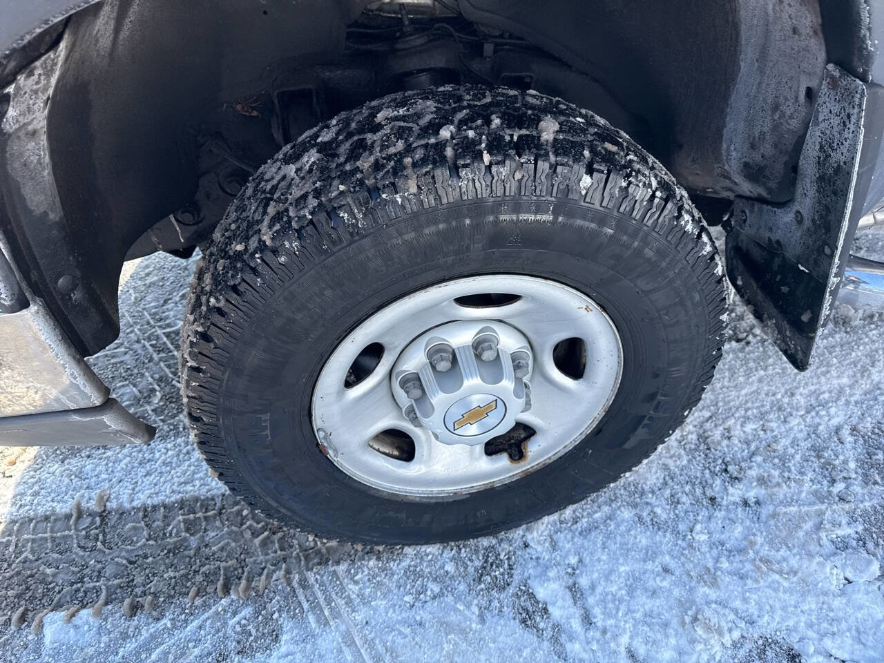 Used 2003 Chevrolet Silverado 2500 2WD Crew Cab image 22