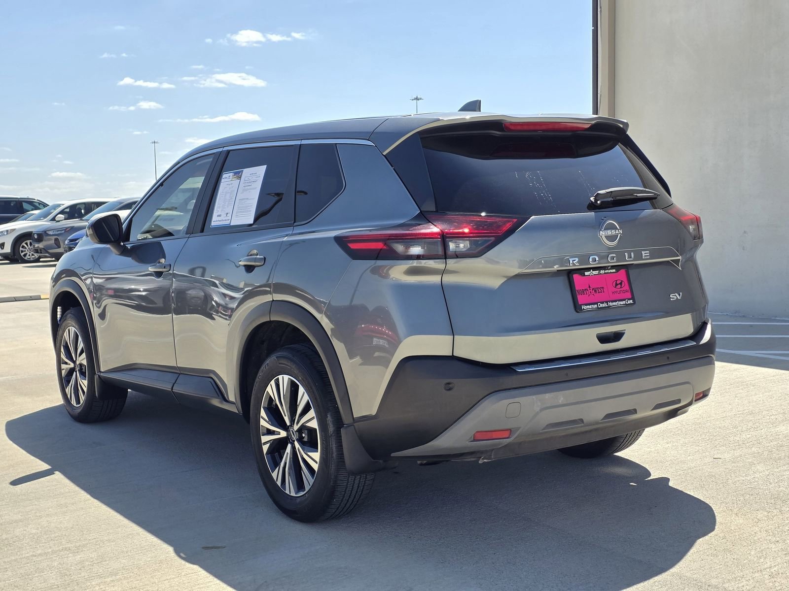 Used 2023 Nissan Rogue SV image 8