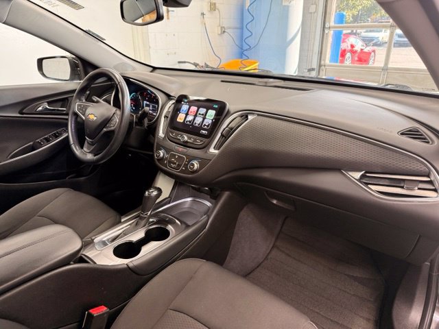 Used 2018 Chevrolet Malibu LT FWD image 23