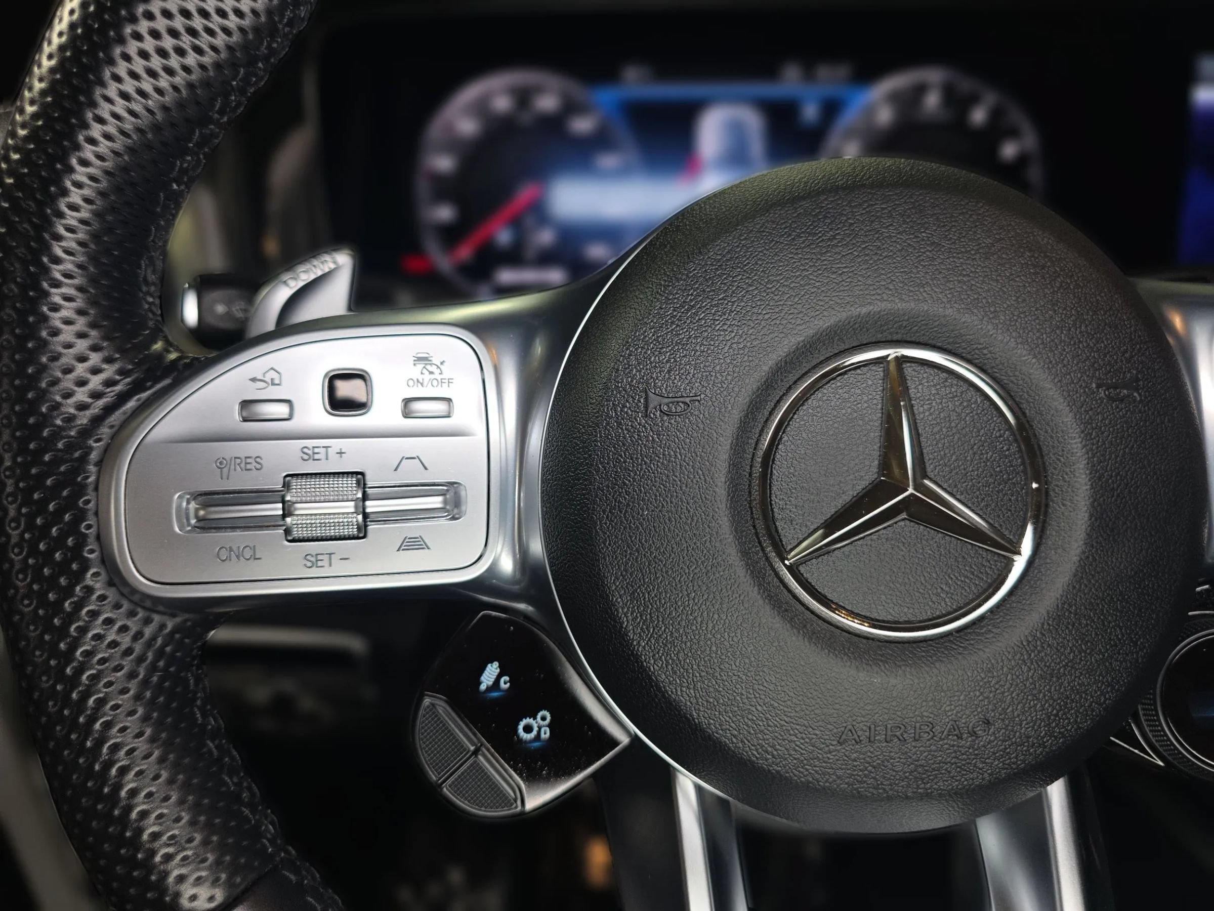Used 2021 Mercedes-Benz G 63 AMG 4MATIC w/ G Manufaktur Interior Package image 30