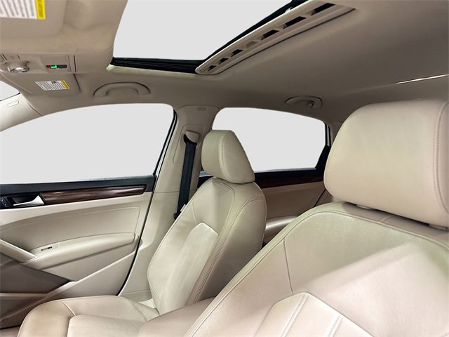 Used 2020 Volkswagen Passat 2.0T SEL image 24