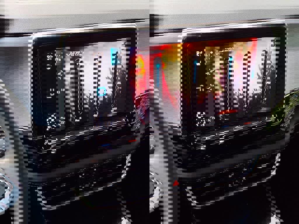 Used 2024 Volkswagen Atlas Cross Sport SE image 20