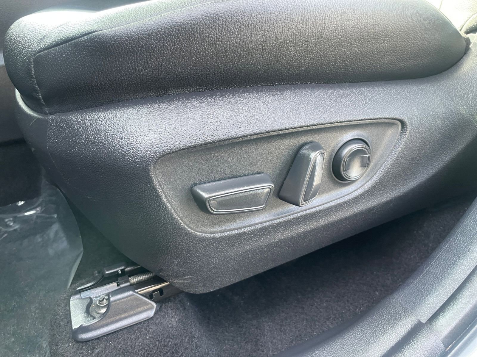 Used 2025 Toyota Grand Highlander FWD image 23