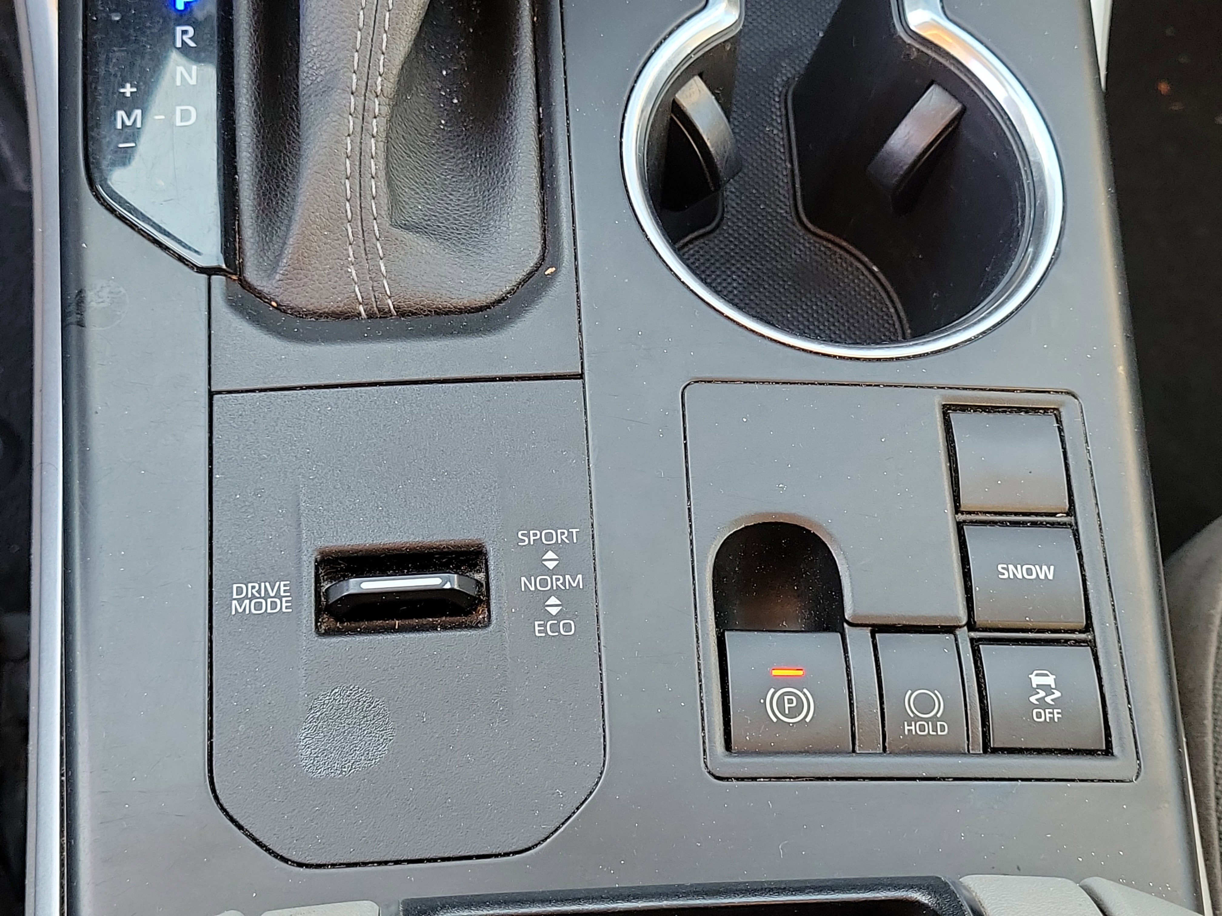 Used 2023 Toyota Highlander LE image 24