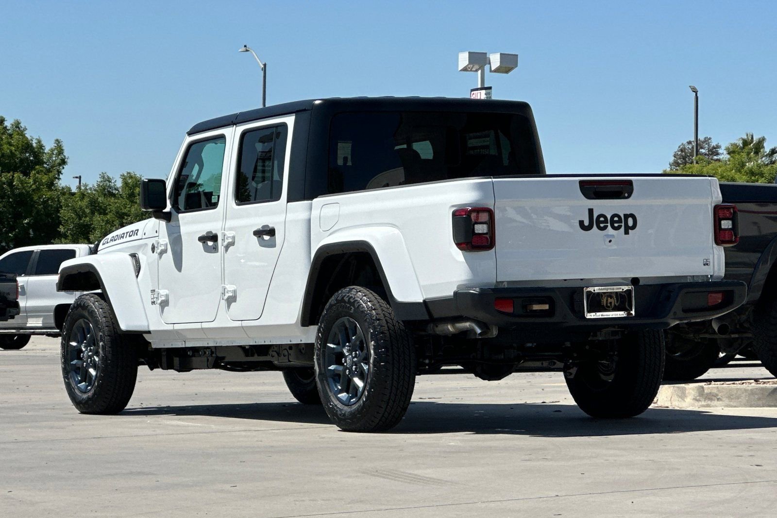 New 2026 Jeep Gladiator Sport AWD/4WD image 4