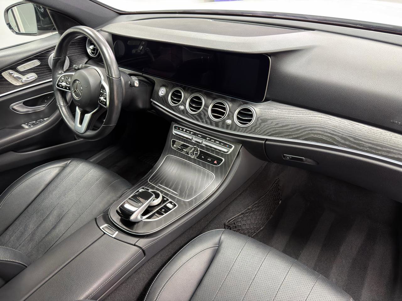 Used 2020 Mercedes-Benz E 350 E 350 4MATIC Sedan w/ Parking Assistance Package image 27