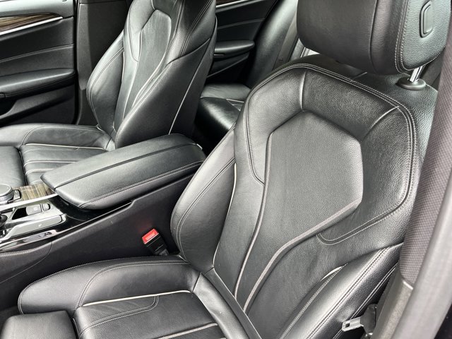 Used 2019 BMW 540i w/ M Sport Package image 5