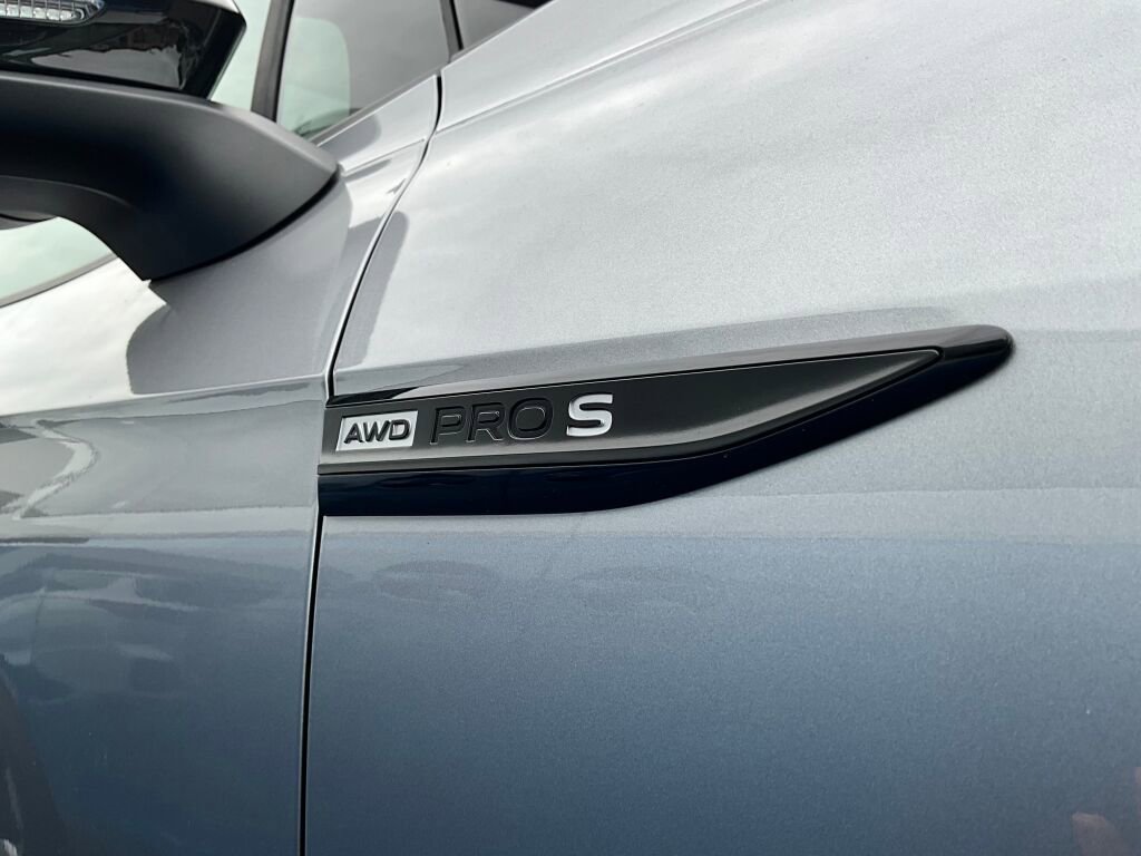 New 2025 Volkswagen ID.4 Pro S image 10