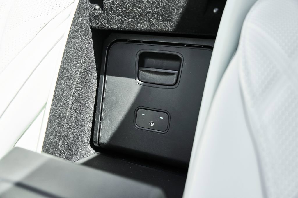 Used 2024 Mercedes-Benz Maybach EQS 680 4MATIC image 62