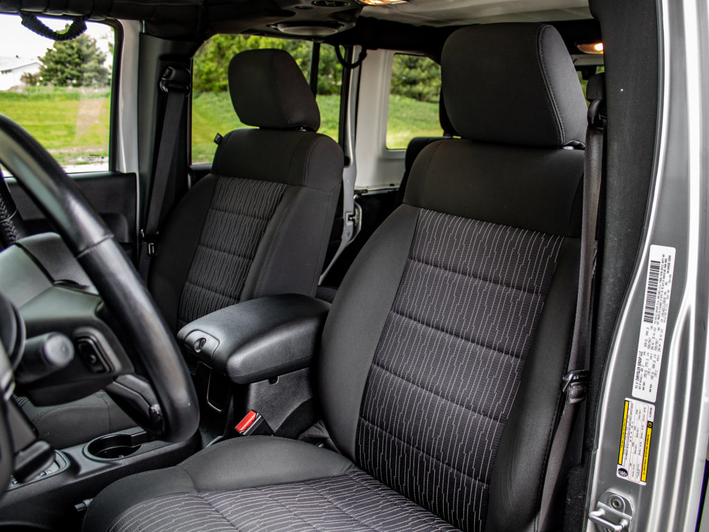 Used 2012 Jeep Wrangler Unlimited Sport AWD/4WD image 20
