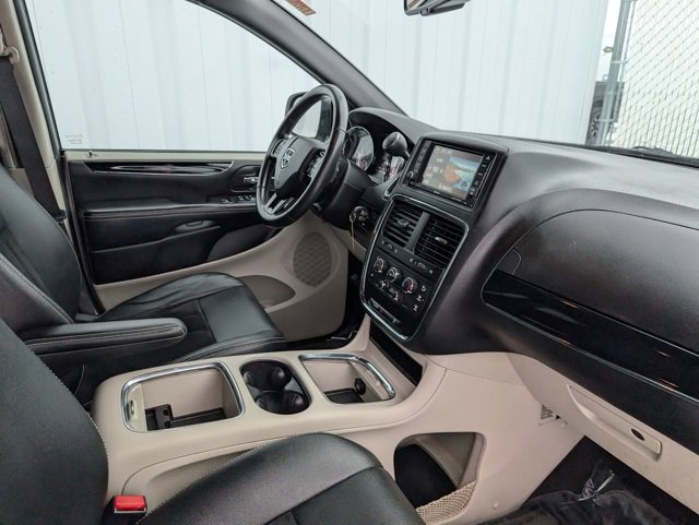 Used 2018 Dodge Grand Caravan SXT image 26