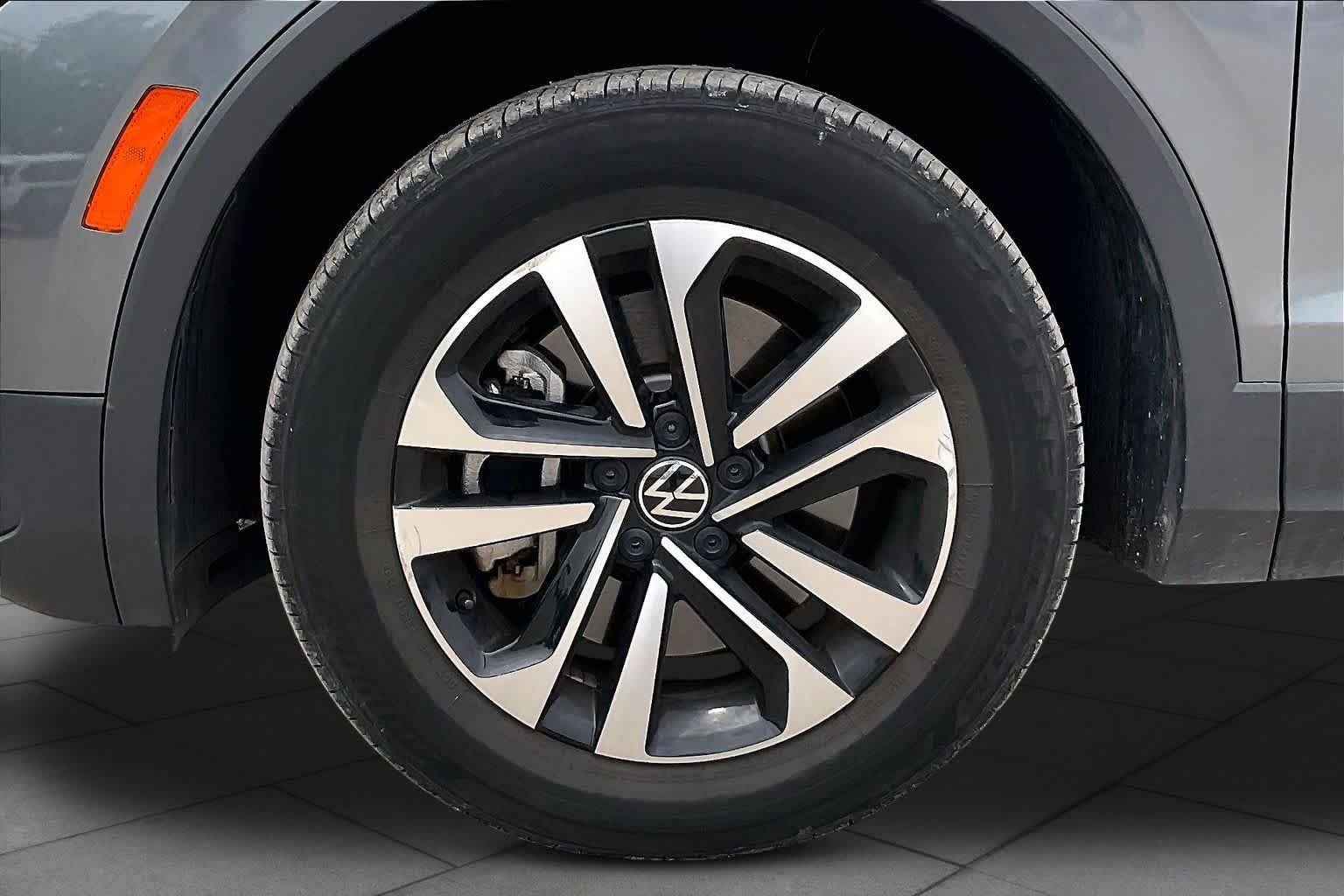 Used 2022 Volkswagen Tiguan S w/ Driver Assistance Package AWD/4WD image 11