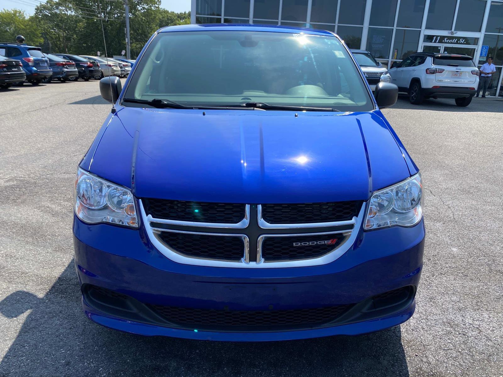 Used 2019 Dodge Grand Caravan SE image 9