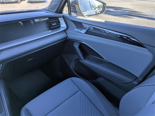 New 2026 Volkswagen Tiguan SE R-Line image 19