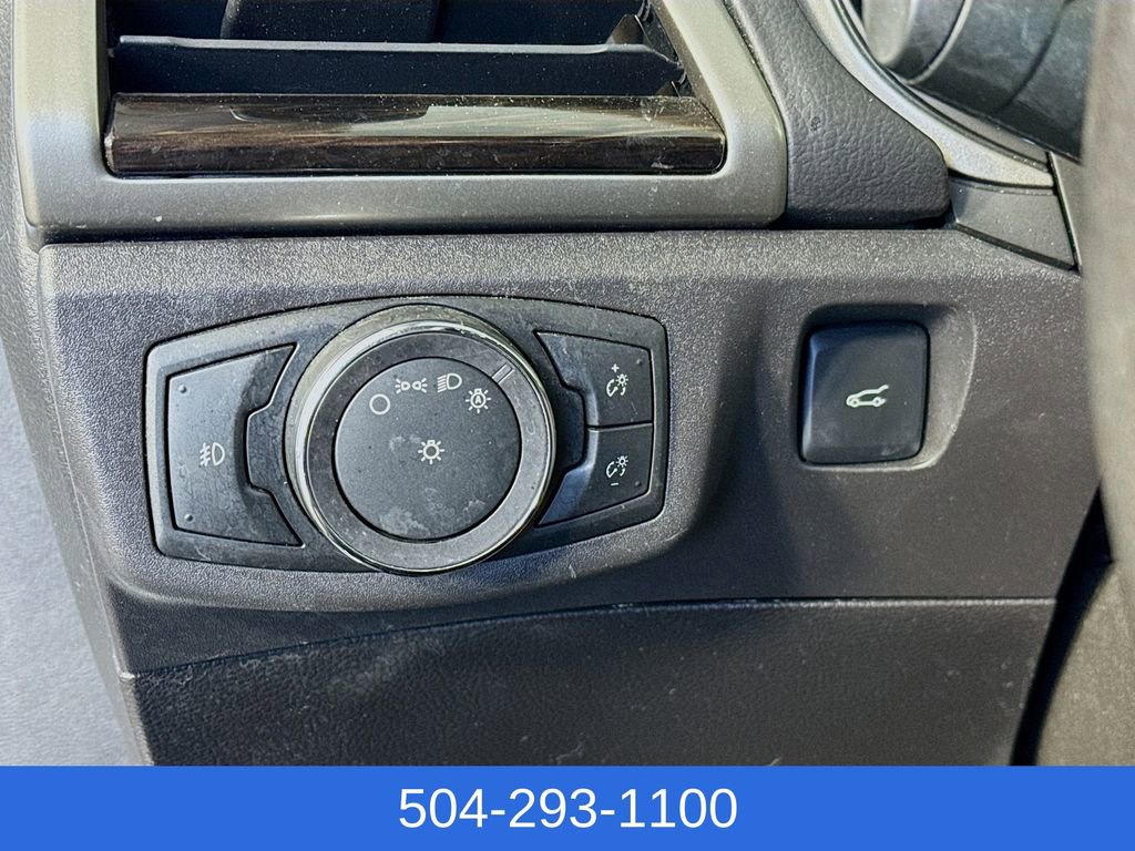 Used 2016 Ford Fusion SE w/ Equipment Group 202A image 10